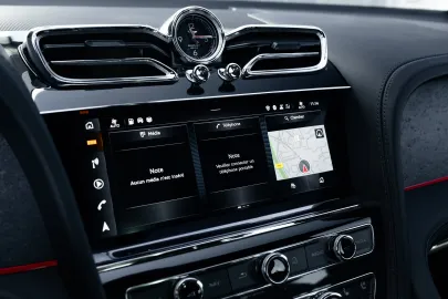 Car image 30