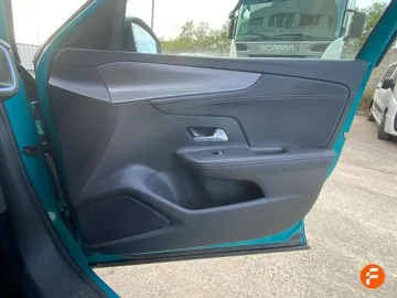 Car image 29
