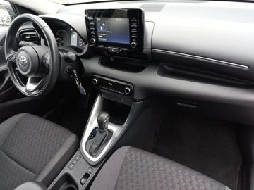 Car image 10