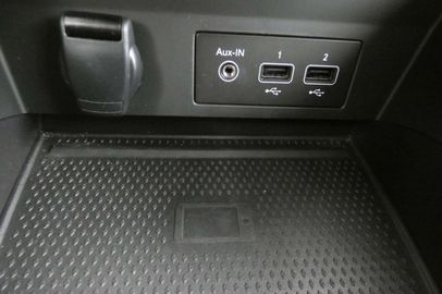 Car image 35