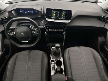 Car image 12