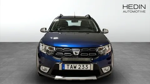 Car image 2