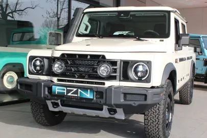 Car image 4
