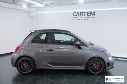 Car image 4