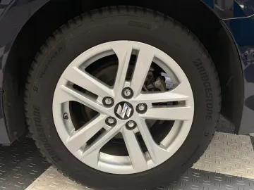 Car image 22