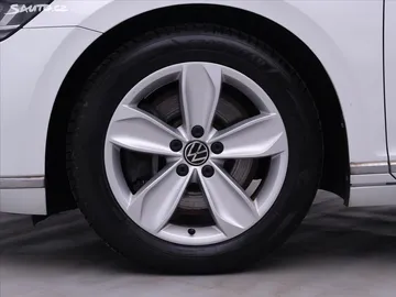 Car image 33