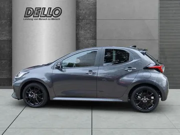 Car image 4