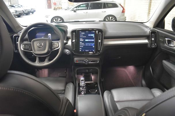 Volvo XC40 B3 Plus Dark 120 kW image number 14