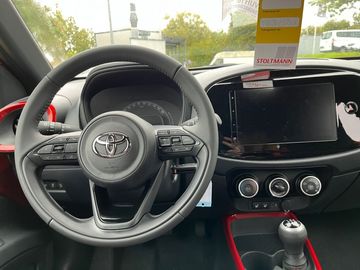 Car image 11