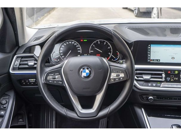 BMW 320d Touring xDrive 140 kW image number 47