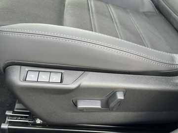 Car image 26