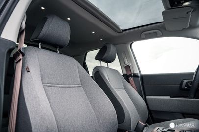 Car image 23
