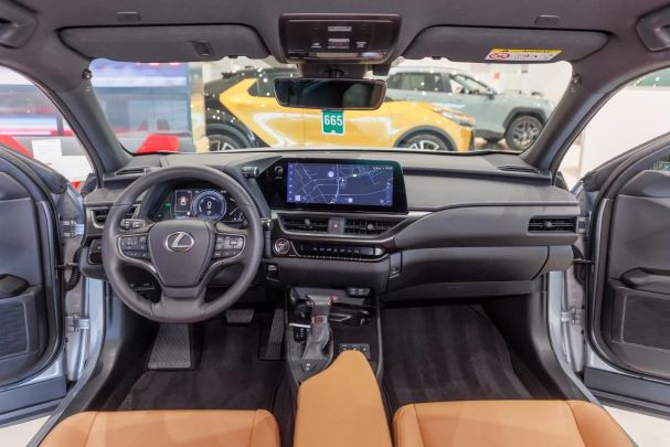 Lexus UX 135 kW image number 5