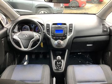 Car image 10