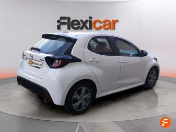 Car image 4