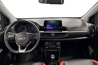 Car image 11