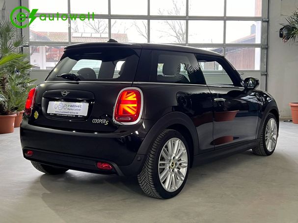 Mini Cooper SE Mini 135 kW image number 3