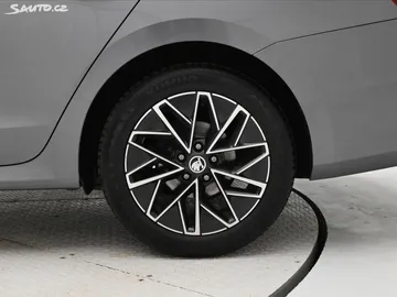 Car image 27