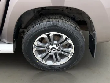 Car image 38