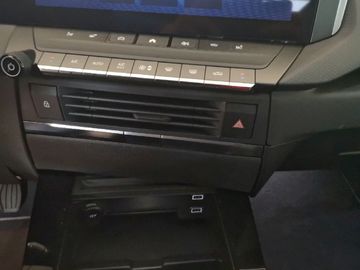 Car image 37