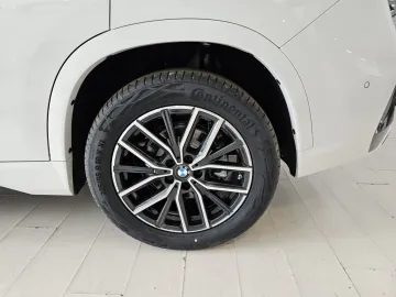 Car image 42