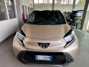 Car image 4