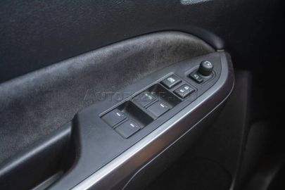 Car image 37