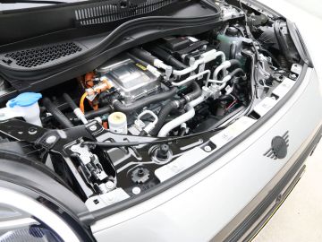 Car image 28