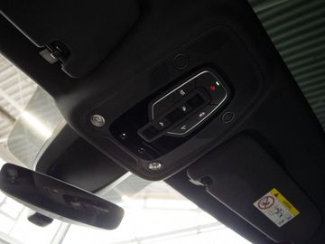 Car image 37