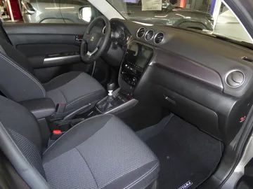 Car image 10
