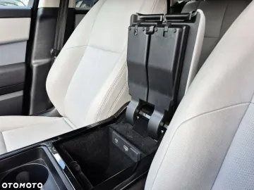 Car image 40