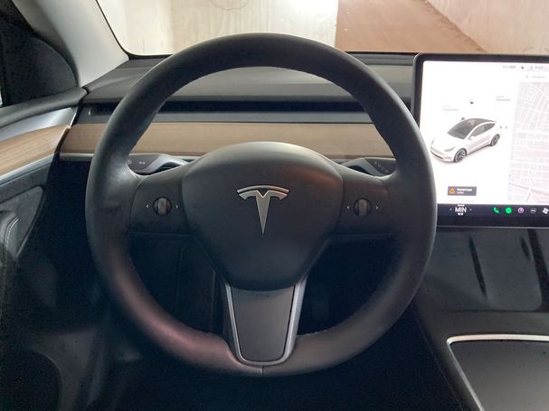 Tesla Model Y Long Range AWD 378 kW image number 8