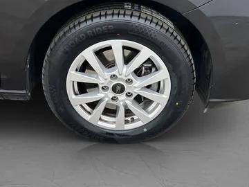 Car image 35