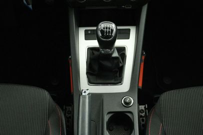 Car image 30