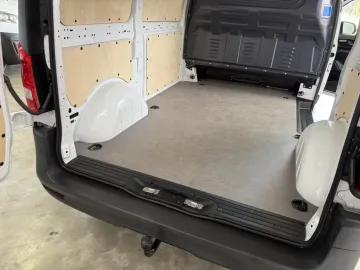 Car image 35