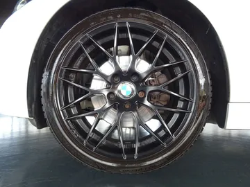Car image 25