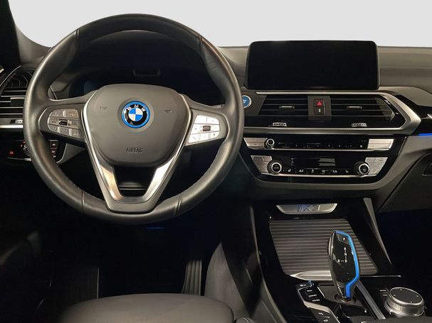 BMW iX3 210 kW image number 9