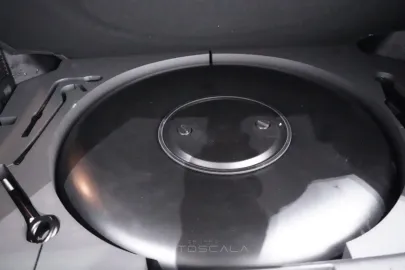 Car image 35