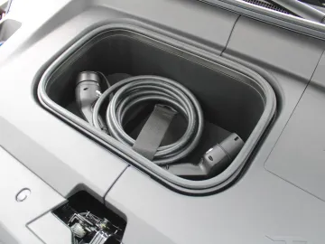 Car image 34