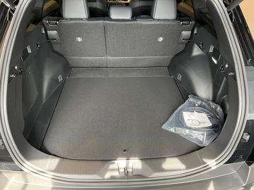 Car image 18