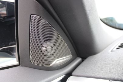 Car image 37