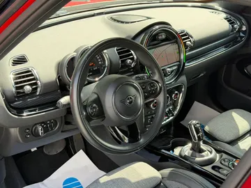 Car image 32