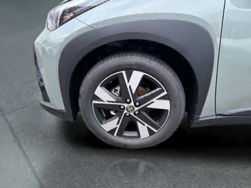 Car image 16