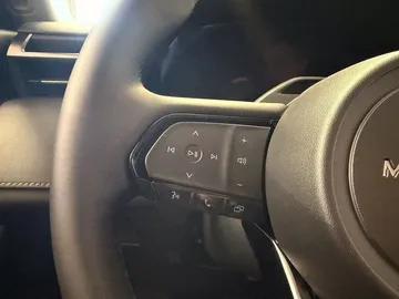 Car image 32