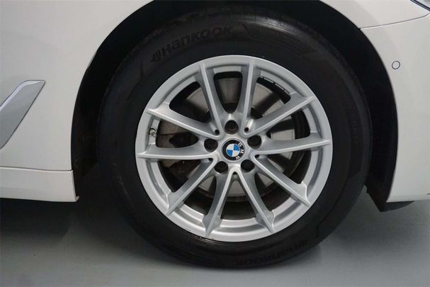 BMW 520d Touring xDrive 140 kW image number 17