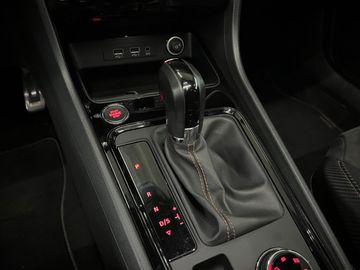 Car image 33