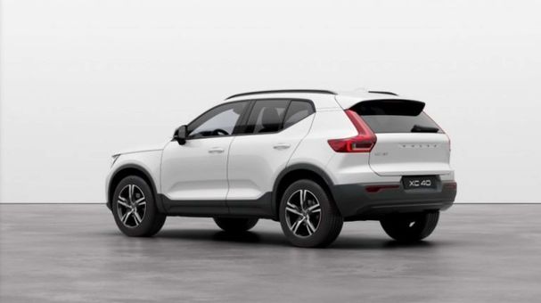 Volvo XC40 B3 Plus Dark 120 kW image number 2