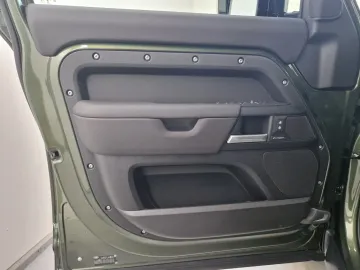 Car image 35