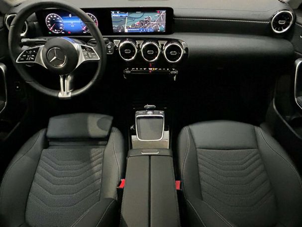 Mercedes-Benz CLA 180 100 kW image number 10