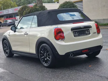 Car image 36